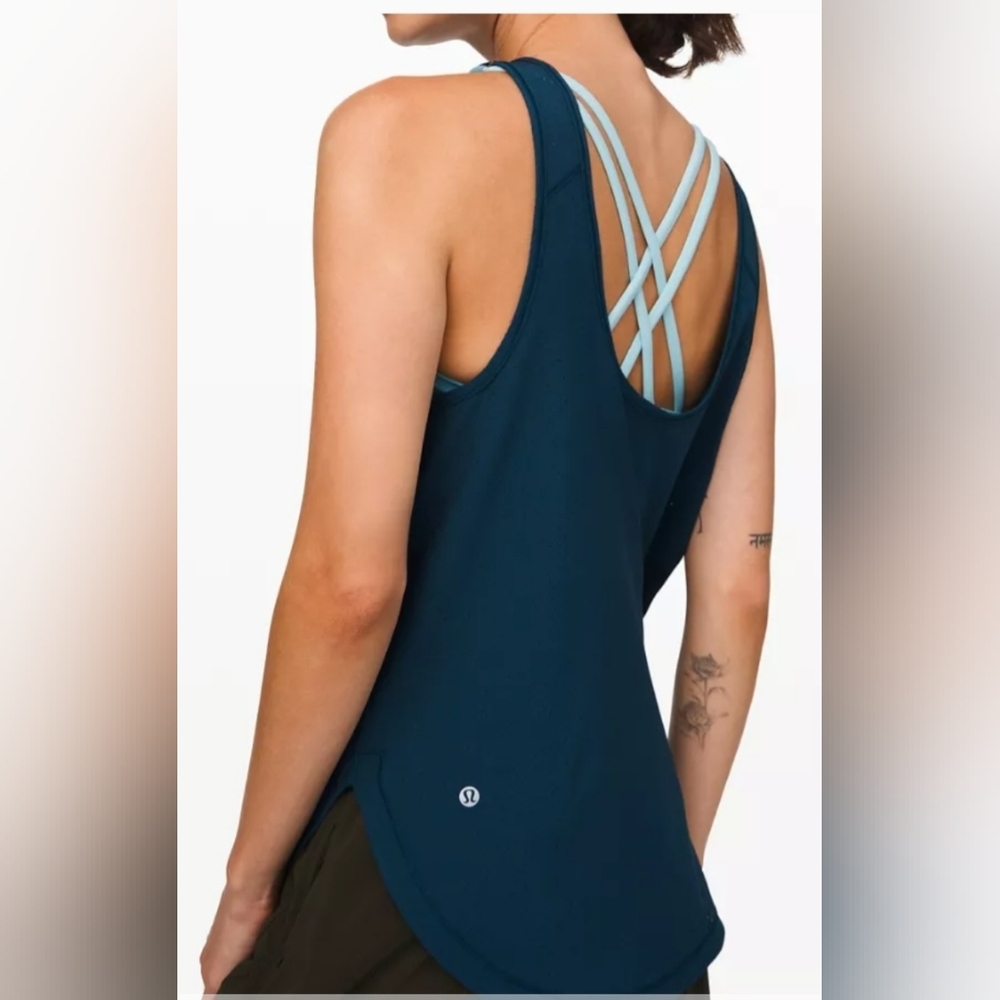 Lululemon Close The Distance Tank Top Size 6 Blue